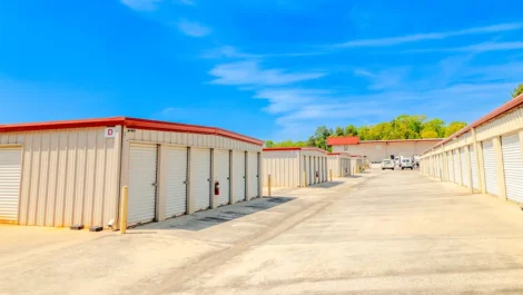 storage units in Clermont, GA