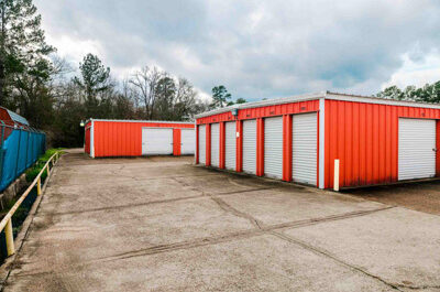 small drive up storage units in LIvingston
